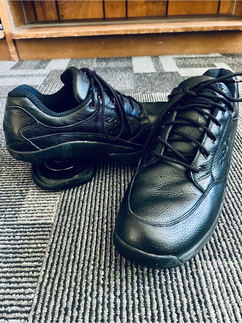 Z-Coil Men's Black Leather Legend Open Coil Lace Slip Resistant Sneakers 12 46